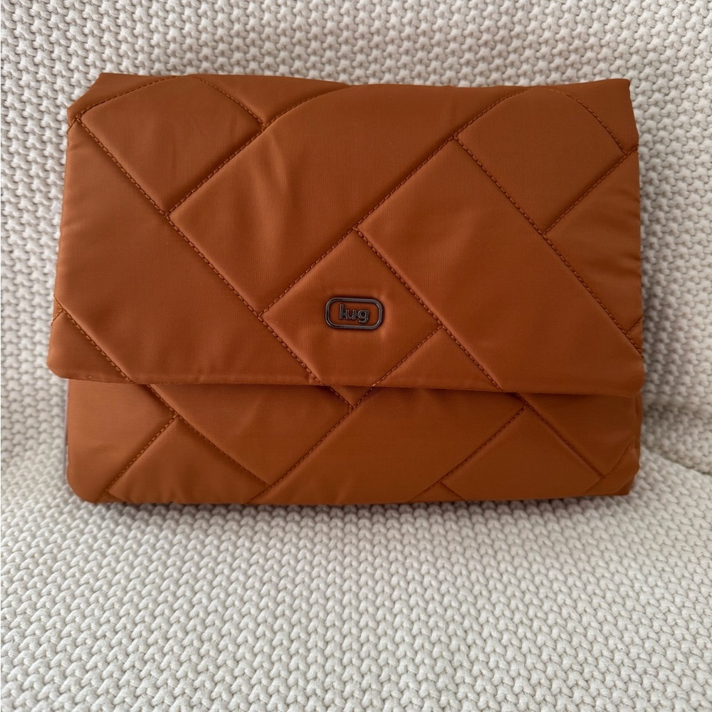 NWT LUG Plie Cappuccino